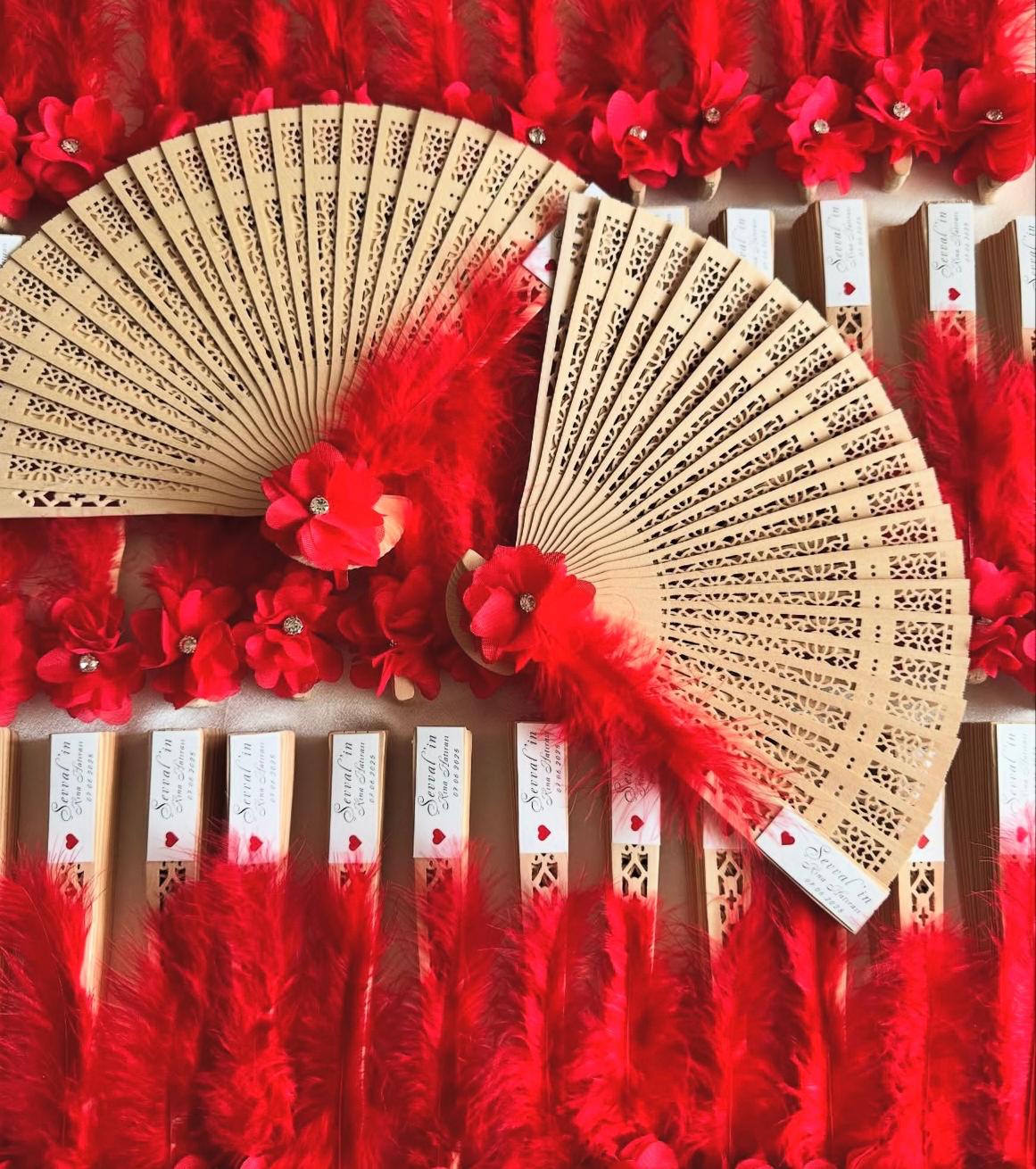 Kırmızı Tüylü Yelpaze